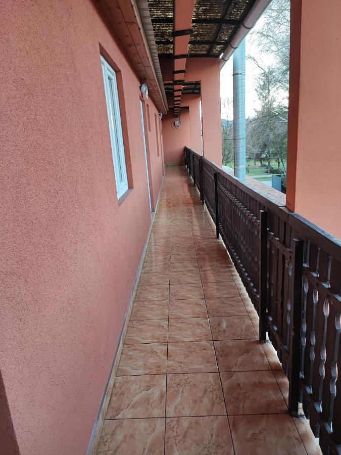Havanna Etterem Es Vendeghaz Hotel Putnok Exterior photo