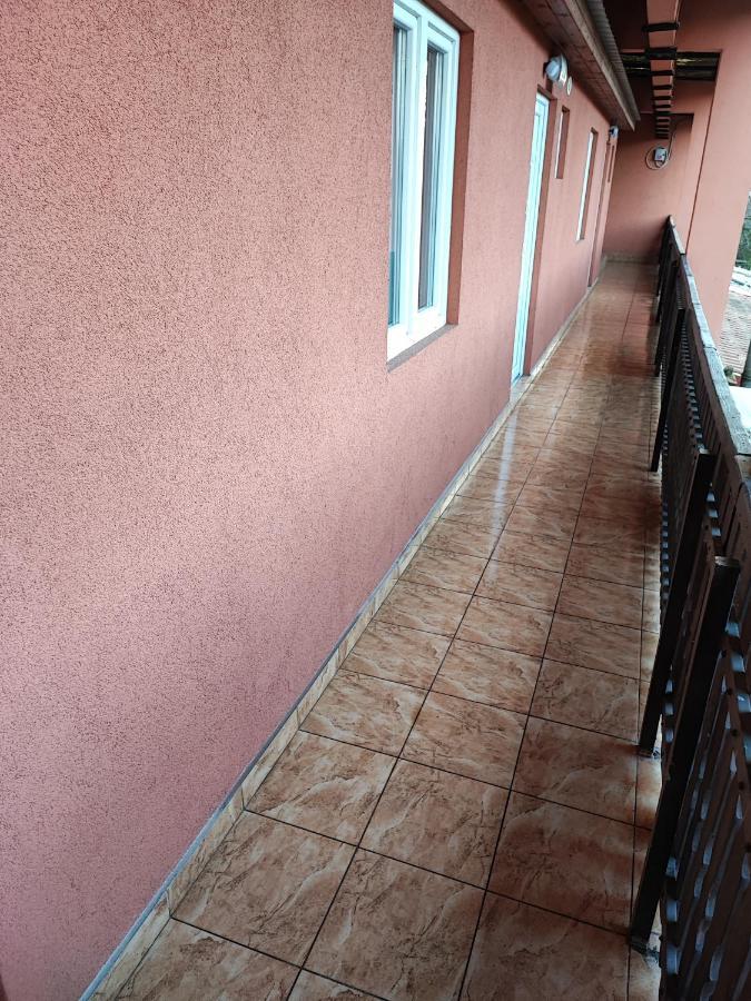 Havanna Etterem Es Vendeghaz Hotel Putnok Exterior photo